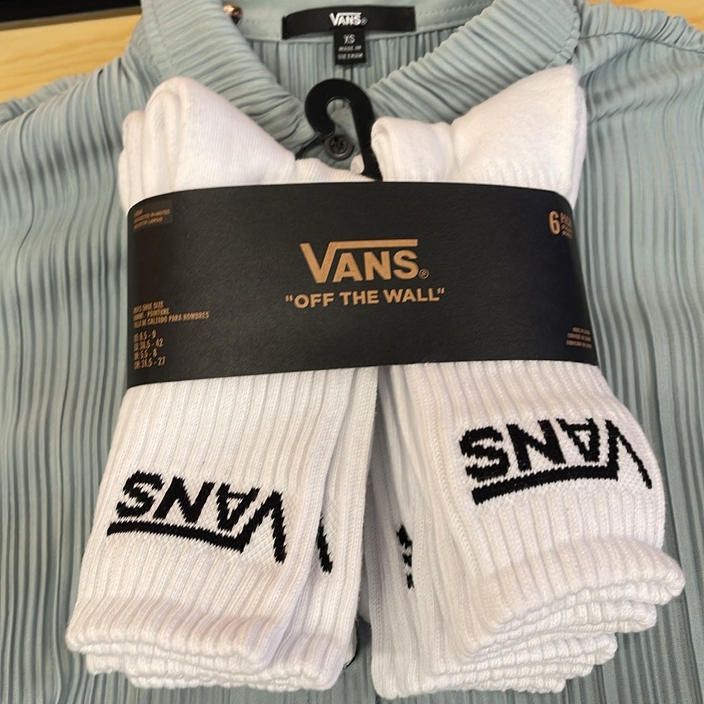 Vans Socks 6 pairs set CREW VANS.
"OFF THE WALL" White/Black 
NWT - Picture 4 of 16
